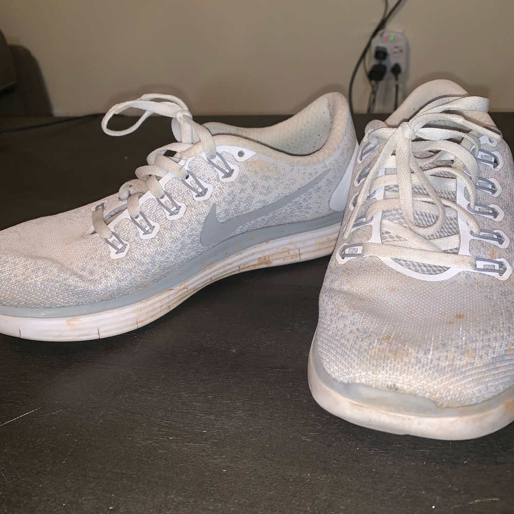 Nike tennis shoes